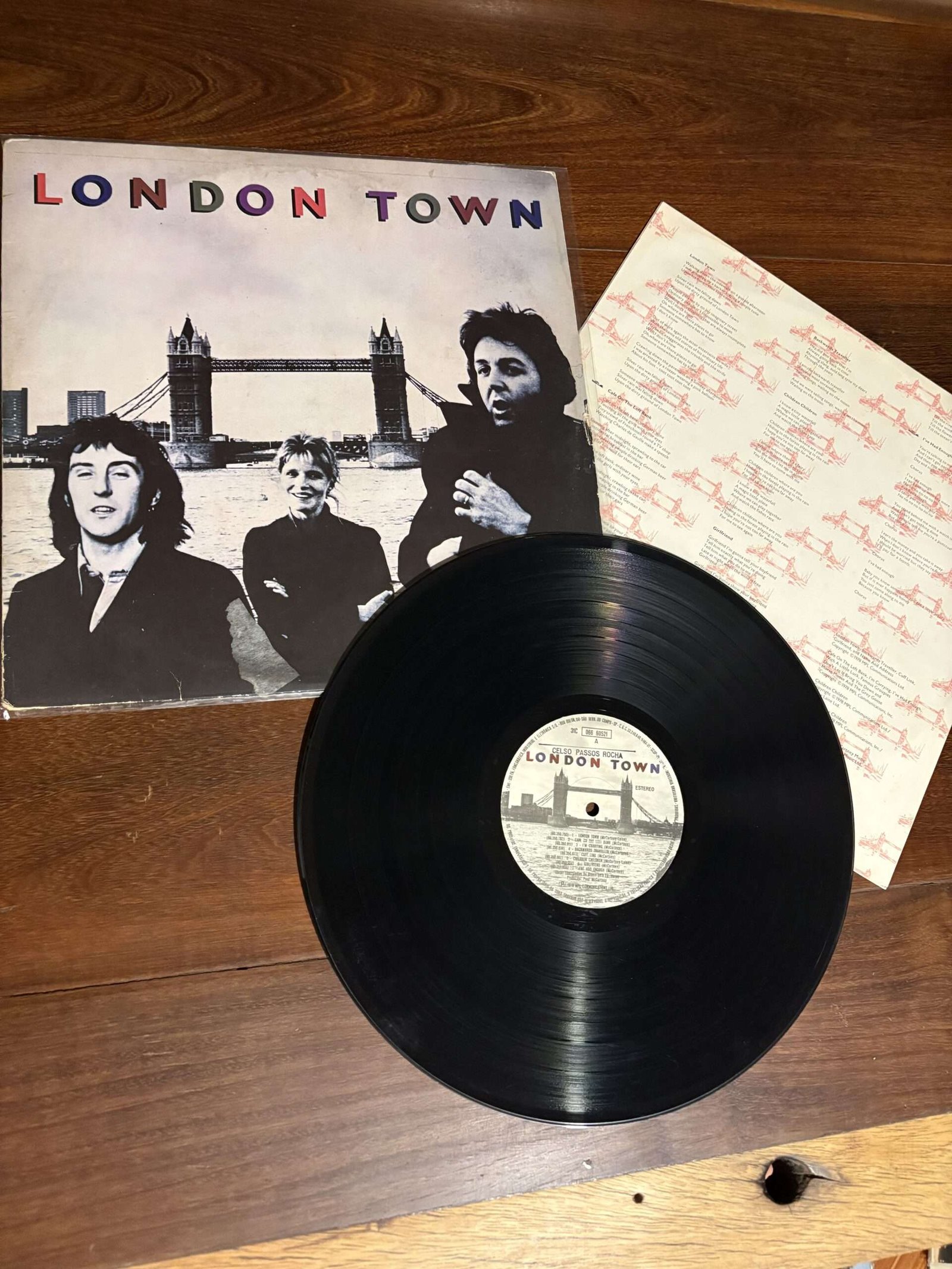 Lp Wings - London Town (1978) - Imagem 3