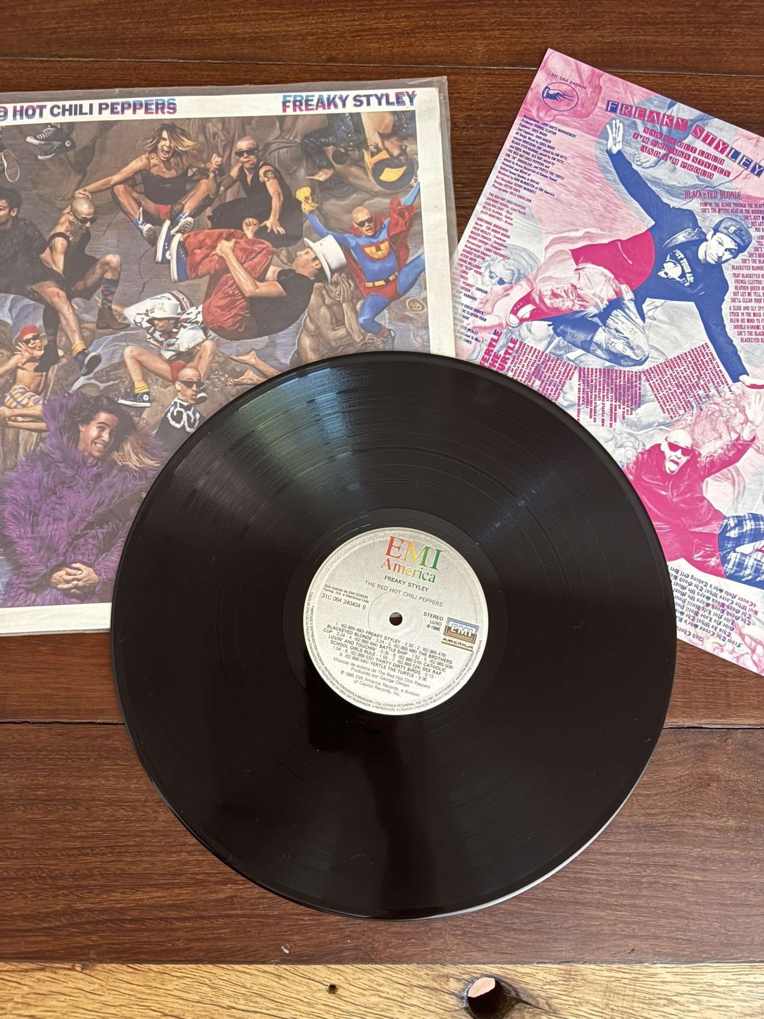 Lp Red Hot Chili Peppers - Freaky Styley (1985) - Imagem 3
