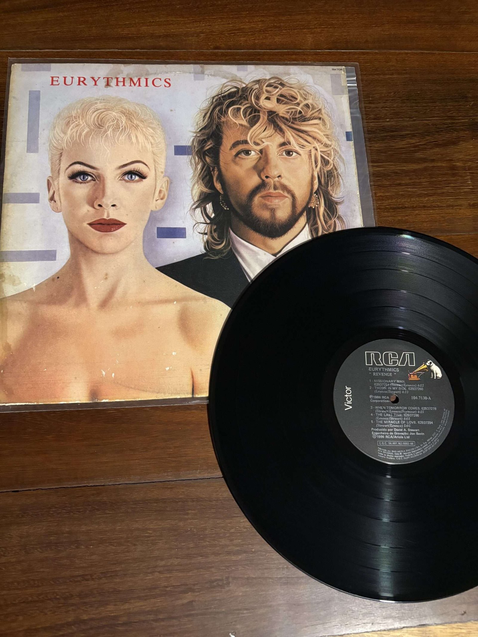 Lp Eurythmics - Revenge (1986) - Imagem 3