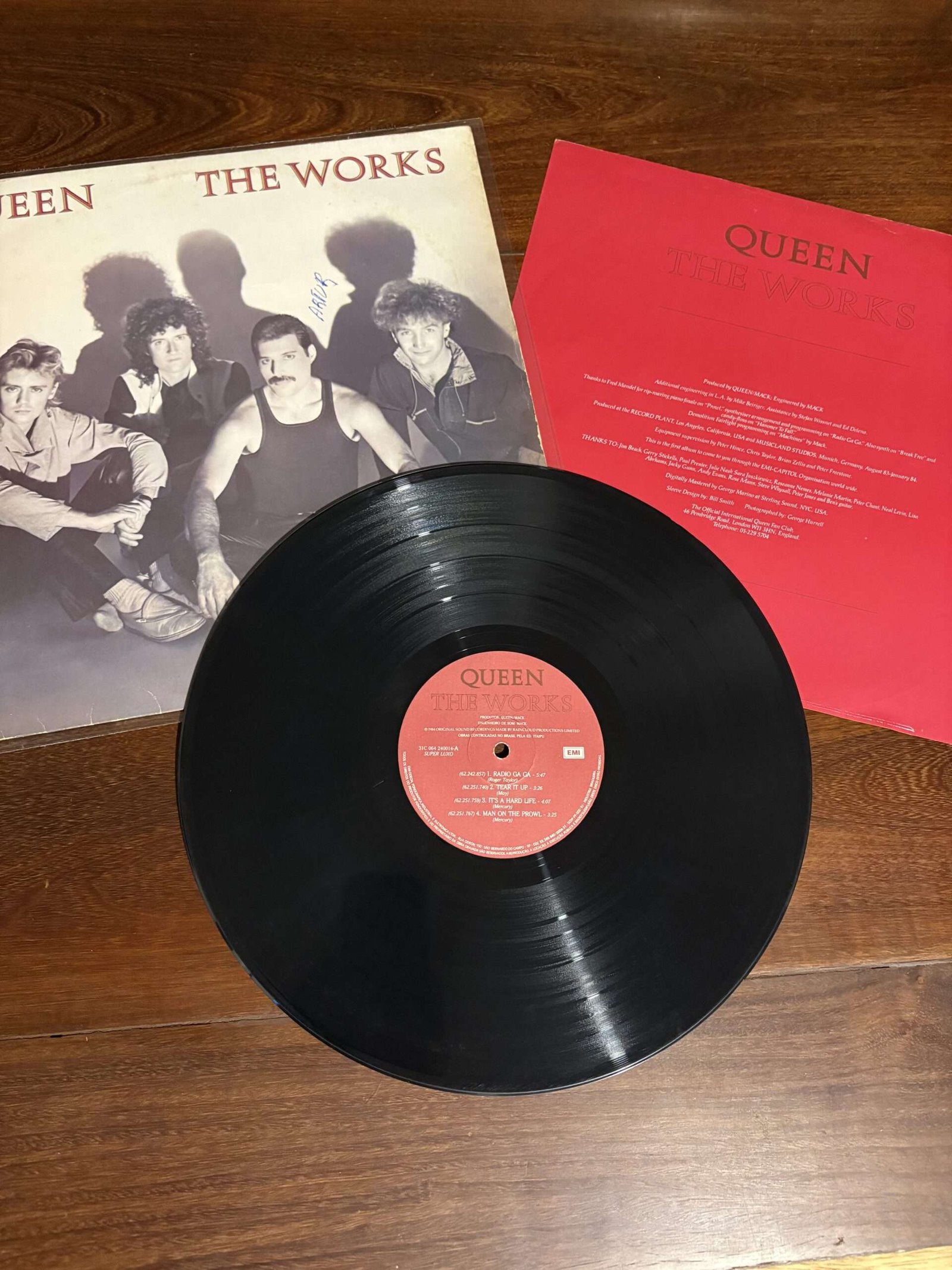 Lp Queen - The Works (1984) - Imagem 3
