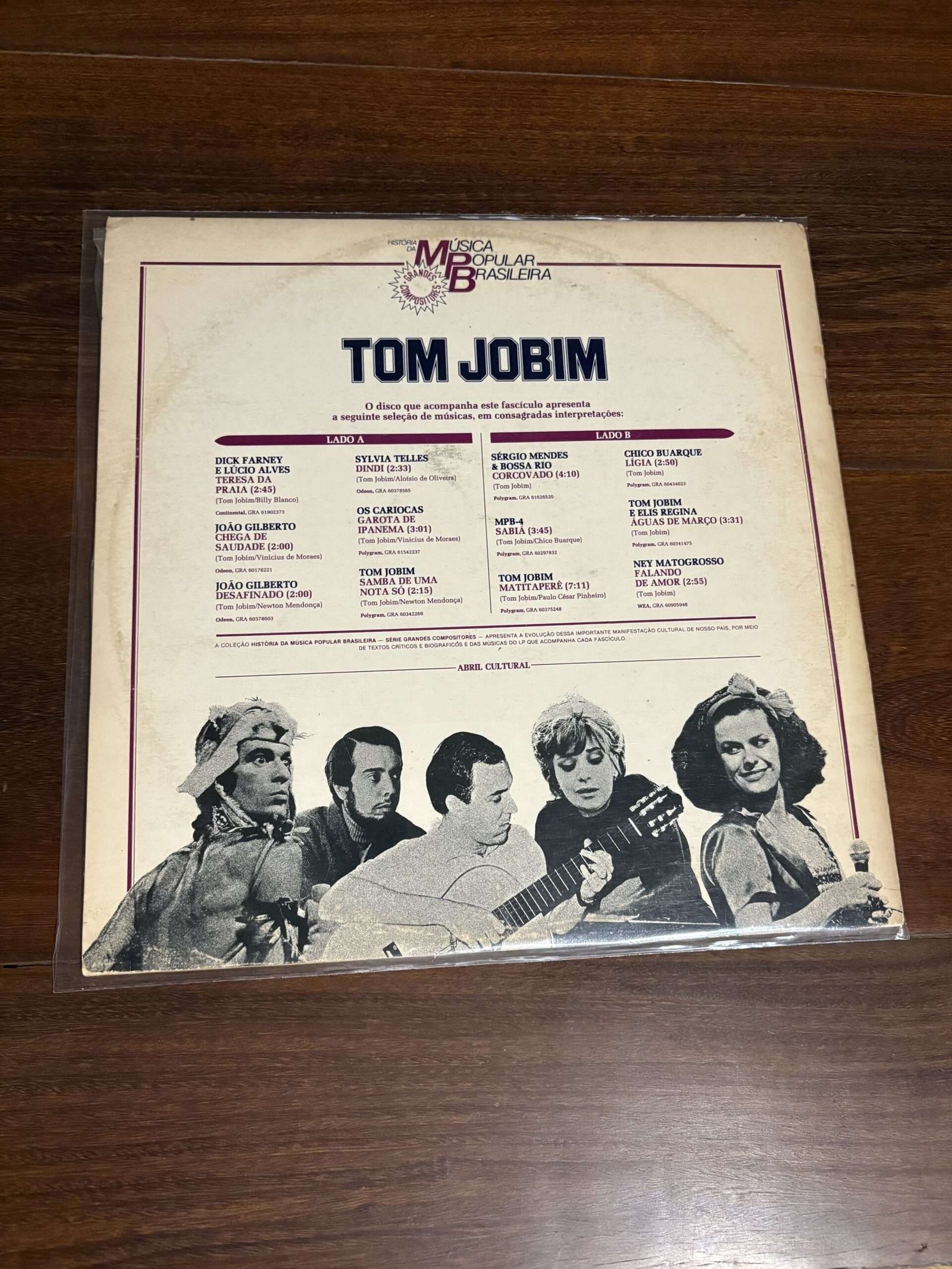 Lp Tom Jobim - História da Música Popular Brasileira (1982) - Imagem 2