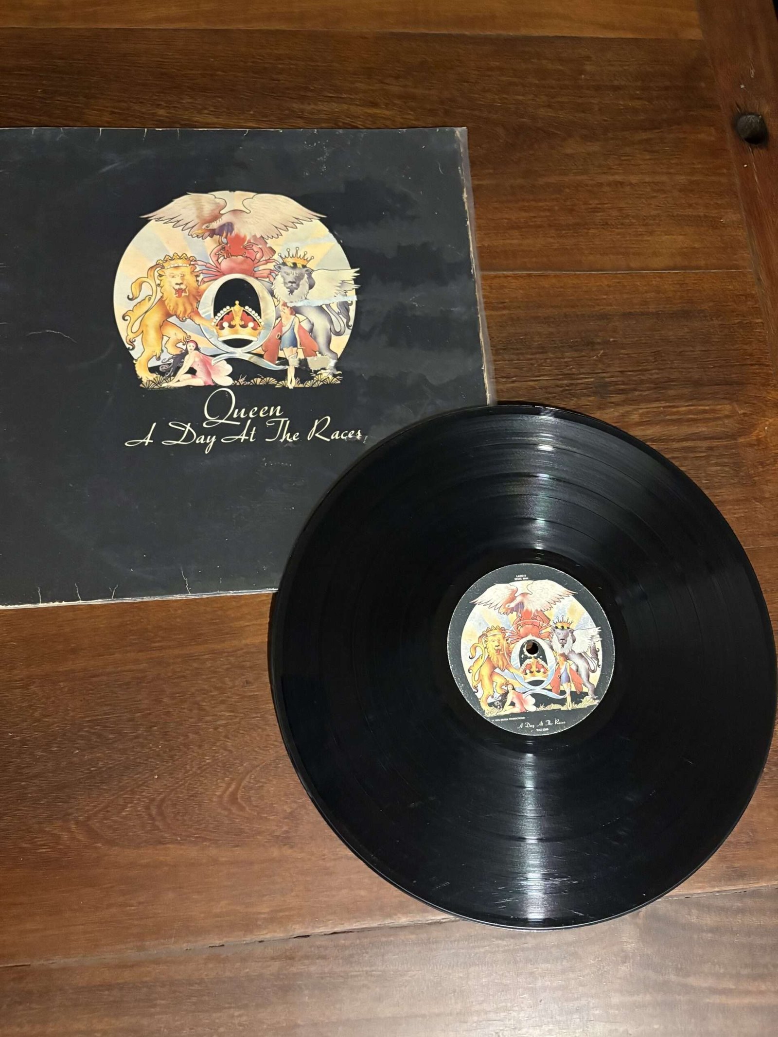 Lp Queen - A Day At The Races (1976) - Imagem 3