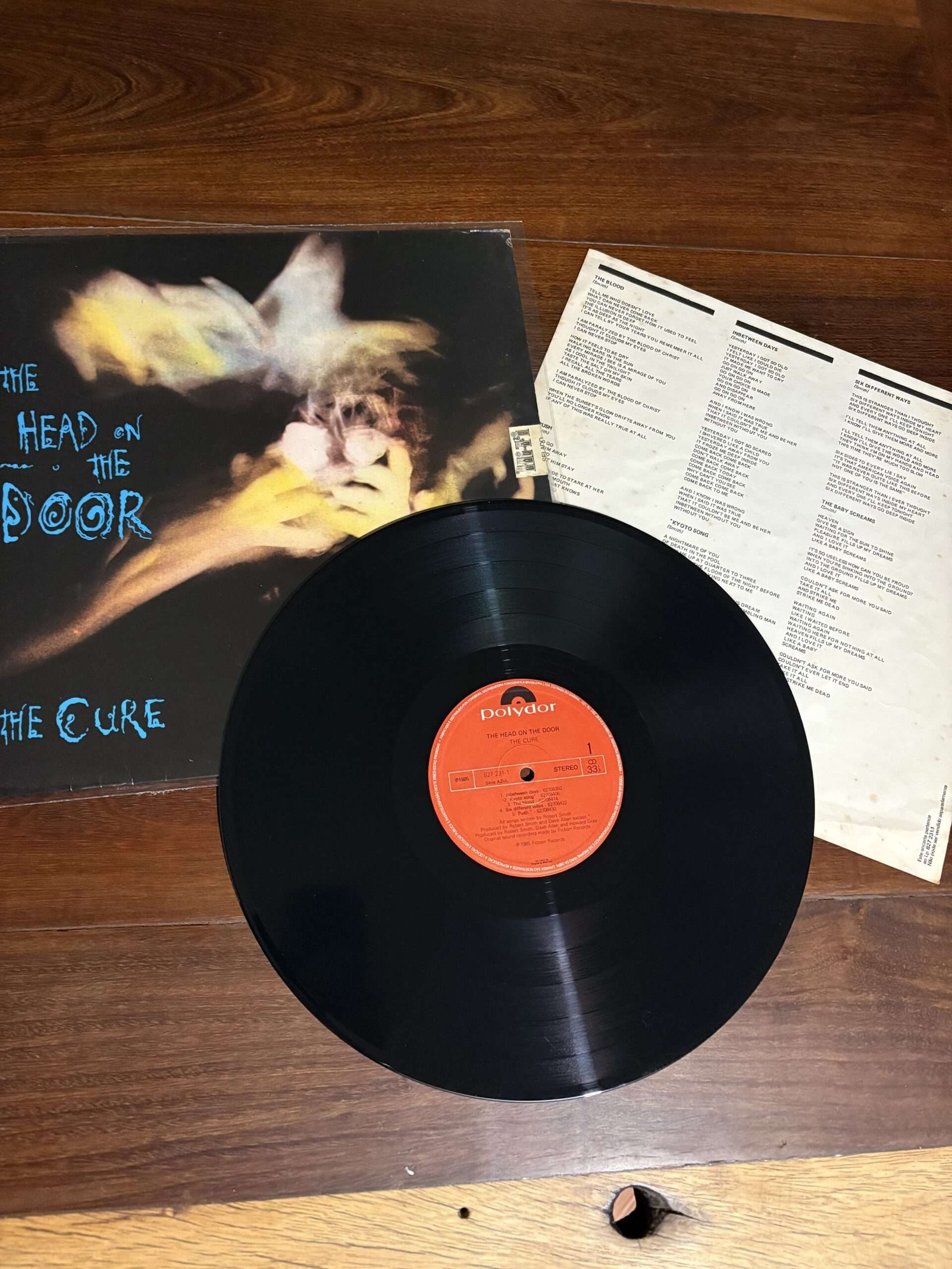 Lp The Cure - The Head on the Door (1985) - Imagem 3