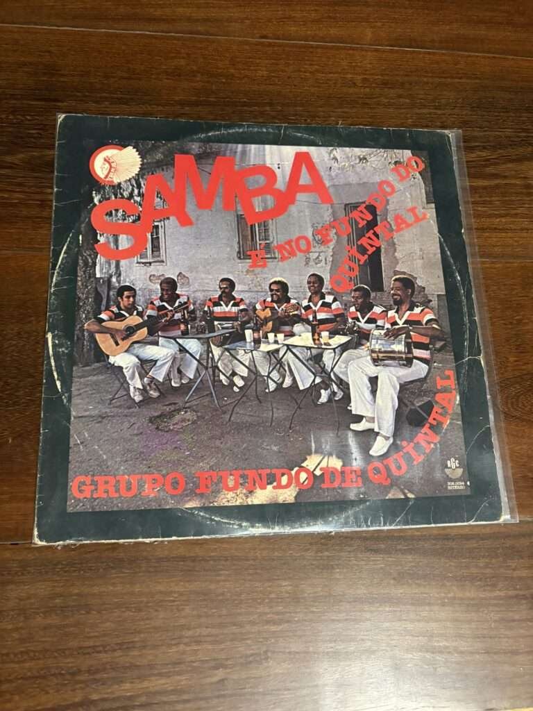 Lp Grupo Fundo de Quintal - Samba é no Fundo do Quintal (1980)