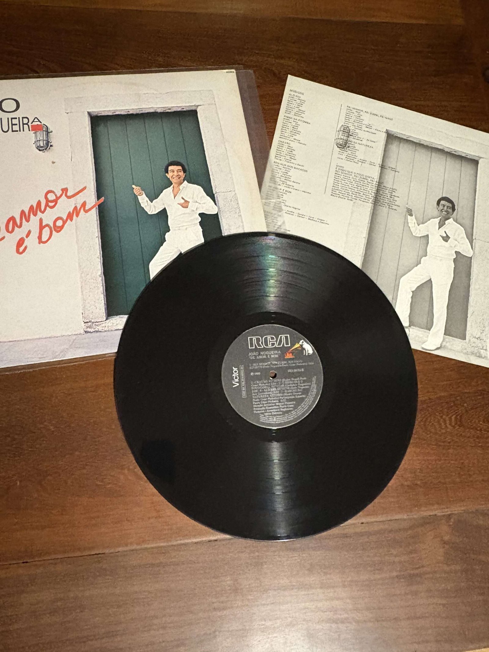 Lp João Nogueira - De Amor é Bom (1985) - Imagem 3